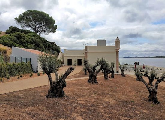 portugal/setubal/landmark/forte-de-albarquel