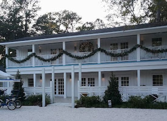 alabama/fairhope/landmark/little-point-clear-suites-space