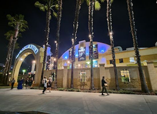 california/anaheim/landmark/city-national-grove-of-anaheim