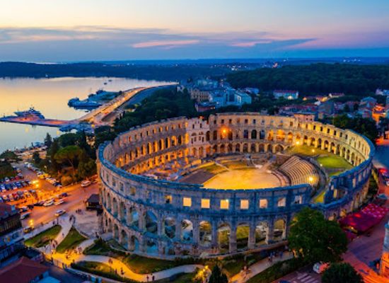 croatia/pula/landmark/tourism-office-pula