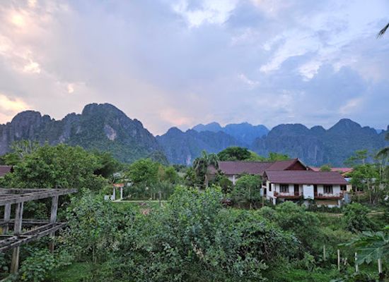 laos/vang-vieng/landmark/peeping-som-s