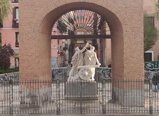 spain/madrid/landmark/pl-del-dos-de-mayo