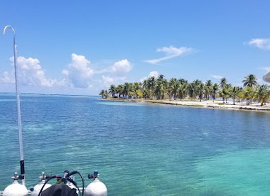 belize/northern-belize/landmark/great-blue-hole