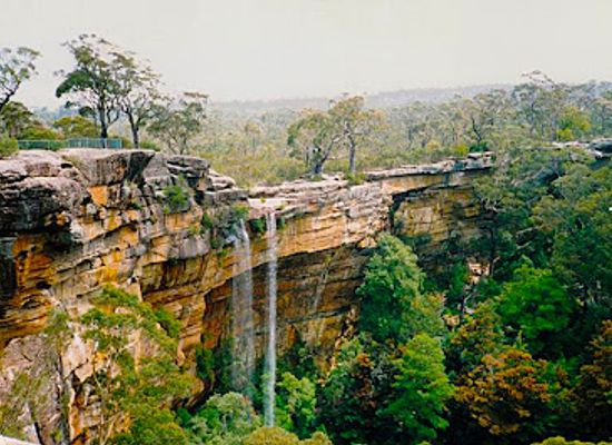 australia/high-country/landmark/paradise-falls