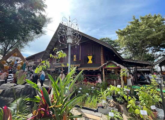 indonesia/aceh/landmark/anjungan-aceh-selatan