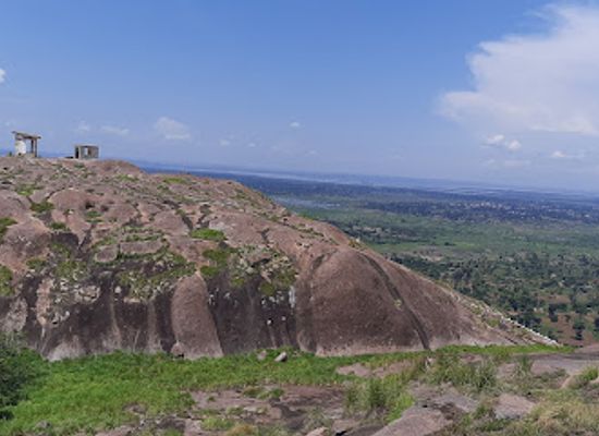 uganda/busoga/landmark/kagulu-rock