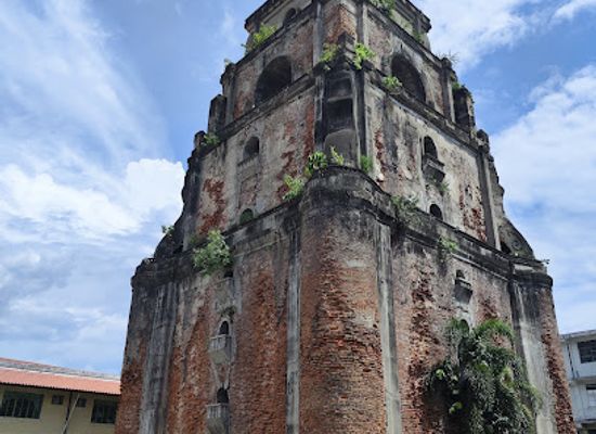 philippines/ilocos-norte/landmark/campanario-en-la-ciudad-de-laoag