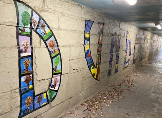 nebraska/omaha/landmark/dundee-school-underpass