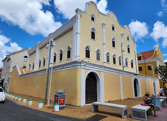 curacao/piscadera/landmark/mikve-israel-emanuel-synagogue