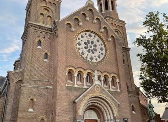 belgium/flanders/landmark/onze-lieve-vrouw-van-altijddurende-bijstandkerk