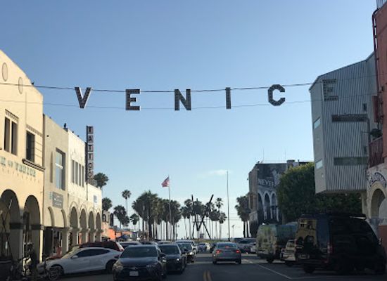 california/venice-beach/landmark/l-a-louver