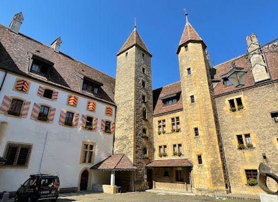 switzerland/neuchatel/landmark/chateau-et-collegiale