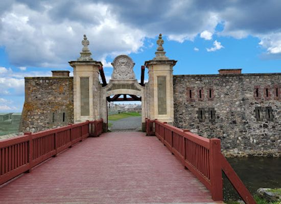 canada/maritimes/landmark/fortress-of-louisbourg-national-historic-site