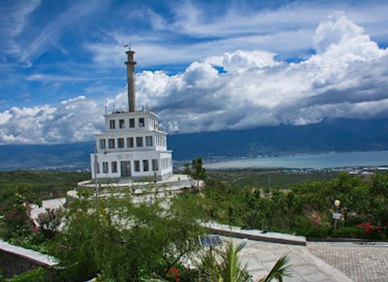 indonesia/central-sulawesi/landmark/monumen-nosarara-nosabatutu