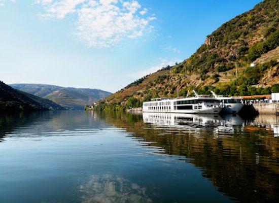 portugal/douro-valley/landmark/pipadouro-vintage-wine-travel