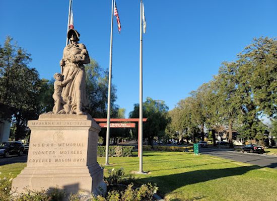 california/southern-california/landmark/madonna-of-the-trail