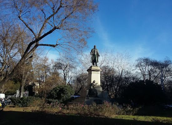 italy/milan/landmark/monumento-a-camillo-benso-conte-di-cavour