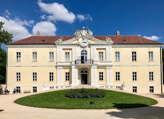 austria/weinviertel/landmark/liechtenstein-castle-wilfersdorf