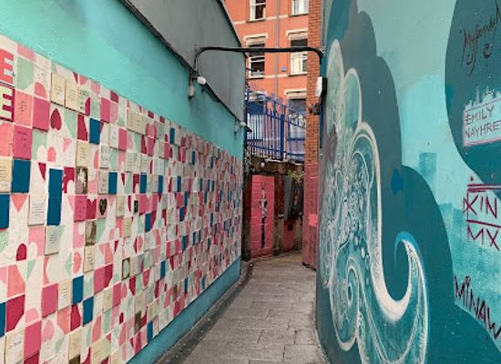 ireland/dublin/landmark/love-lane-in-temple-bar