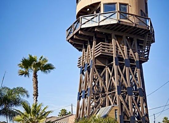 california/south-coast/landmark/water-tower-house