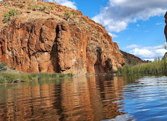 australia/outback/landmark/glen-helen-gorge