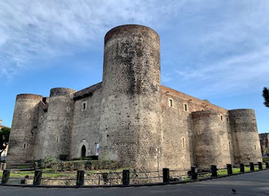 italy/catania/landmark/ursino-castle