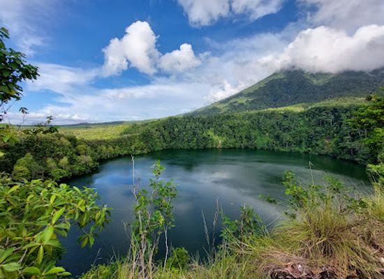 indonesia/maluku-islands/landmark/danau-tolire-besar