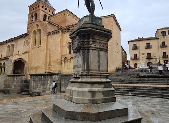 spain/segovia/landmark/monumento-a-juan-bravo