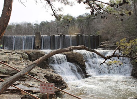 alabama/river-region/landmark/desoto-falls-picnic-area