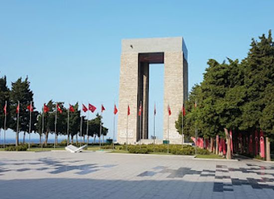 turkiye/canakkale/landmark/canakkale-martyrs-monument