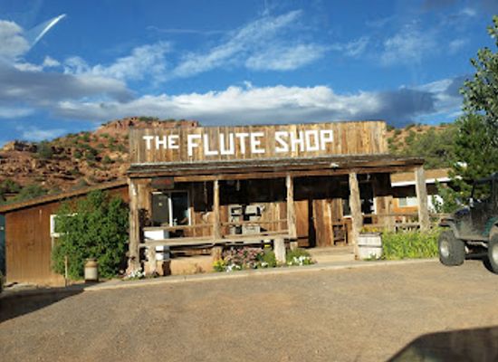 utah/capitol-reef-national-park/landmark/flute-shop-trading-post-and-motel