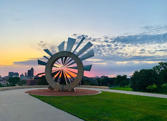 iowa/eastern-iowa/landmark/shattering-silence-memorial