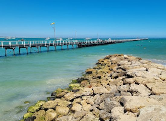 australia/limestone-coast/landmark/the-beachport-jetty
