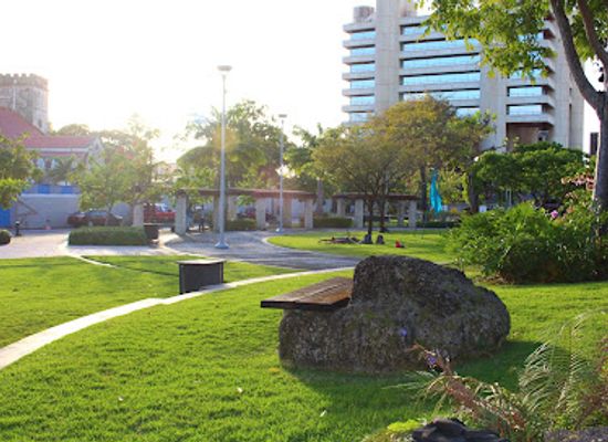 barbados/christ-church/landmark/church-village-green