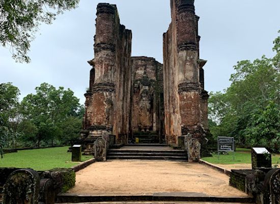 sri-lanka/polonnaruwa-district/landmark/lankatilaka-temple