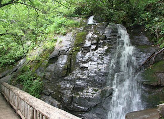north-carolina/great-smoky-mountains/landmark/juney-whank-falls