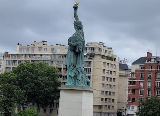 france/ile-de-france/landmark/statue-of-liberty-paris