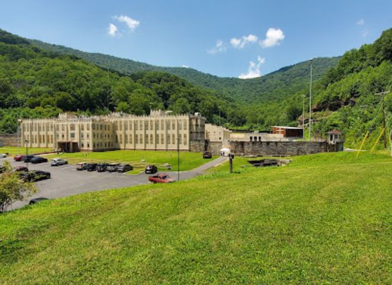tennessee/east-tennessee/landmark/historic-brushy-mountain-state-penitentiary