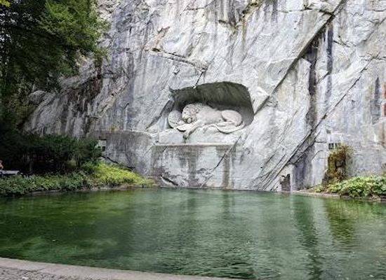 switzerland/zurich/landmark/lion-monument