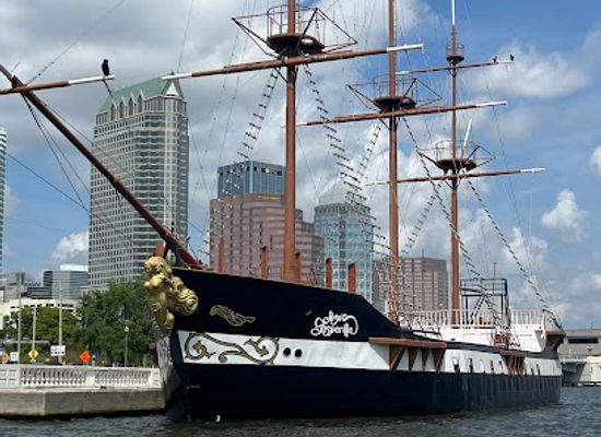 florida/tampa-bay-area/landmark/tampa-history-center-dock-3