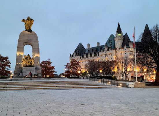 canada/ottawa-valley/landmark/the-national-war-memorial