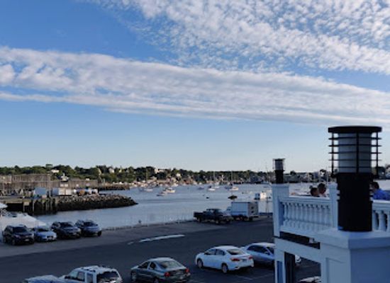massachusetts/gloucester/landmark/cruiseport-gloucester