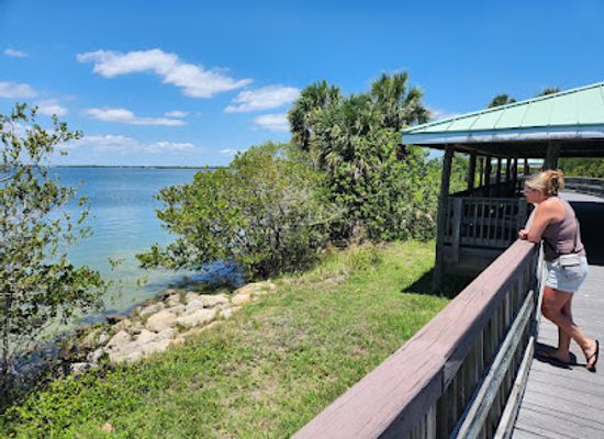 florida/cocoa-beach/landmark/manatee-sanctuary-park