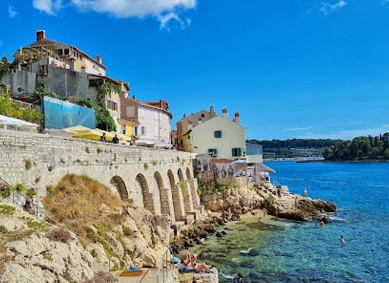 croatia/rovinj-riviera/landmark/plaza-balota