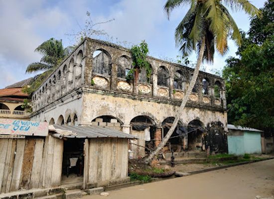 cote-d-ivoire/grand-bassam/landmark/ceramic-center