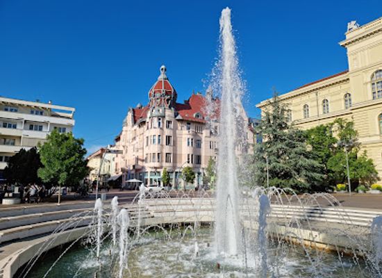 hungary/szeged-csanad/landmark/szeged-dugonics-square
