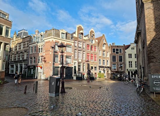 netherlands/amsterdam/de-wallen/landmark/oude-kerk-amsterdam