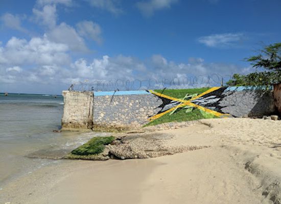 jamaica/montego-bay/hip-strip/landmark/dead-end-beach