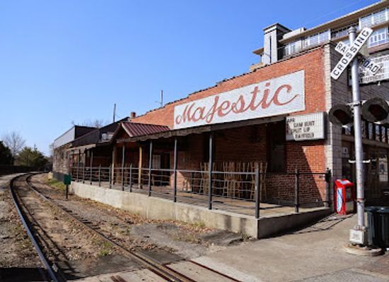 arkansas/fayetteville/landmark/george-s-majestic-lounge