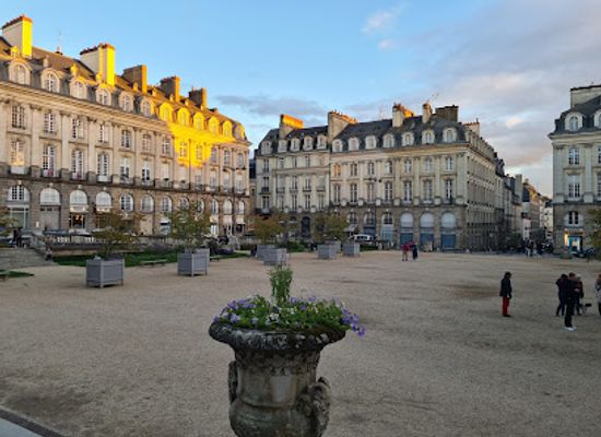 france/rennes/landmark/place-du-parlement-de-bretagne